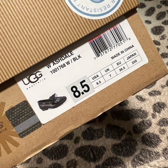 UGG Black Patent Leather Boat Shoe Loafers Waterproof - Picture 9 of 9